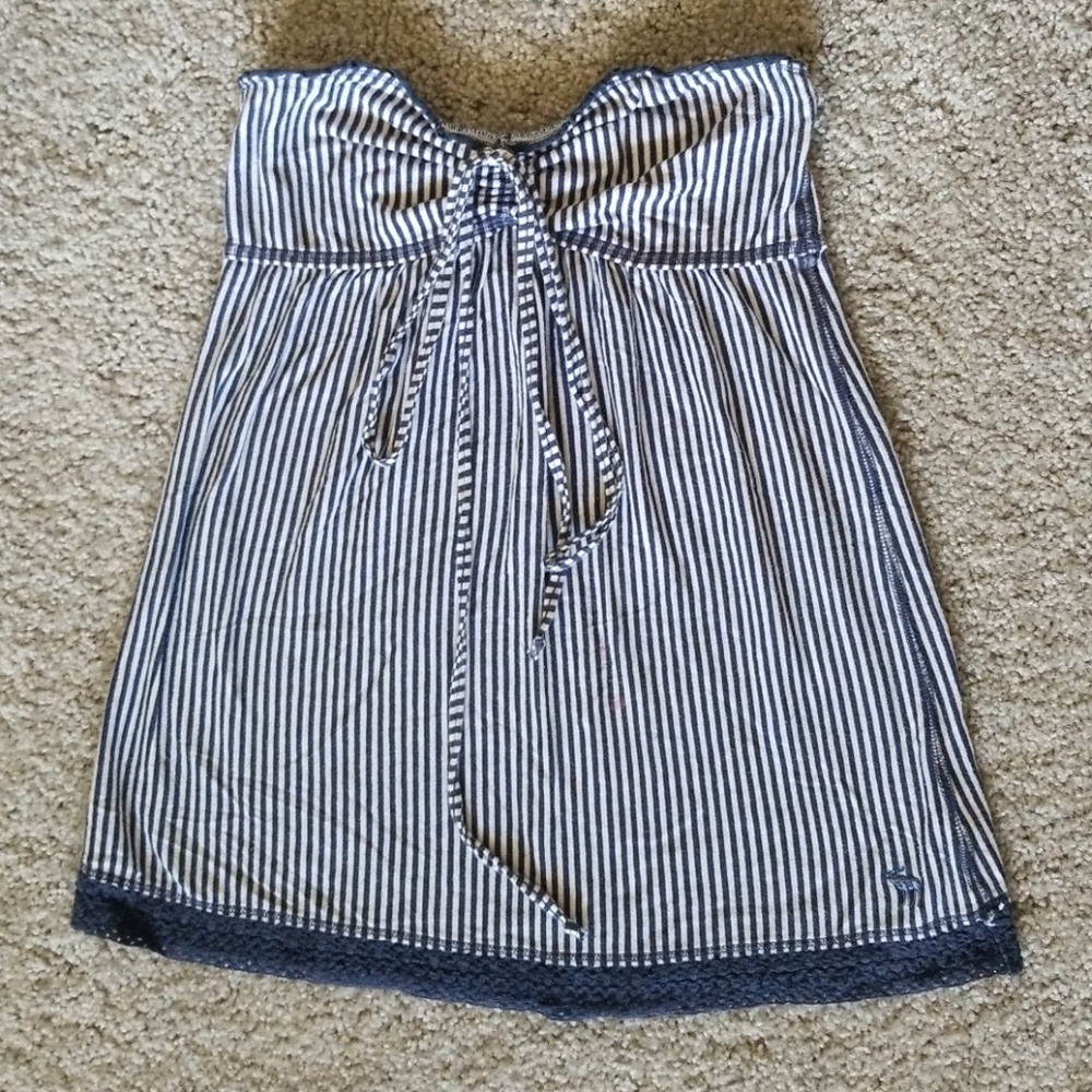 COPY - Navy blue and white striped strapless top